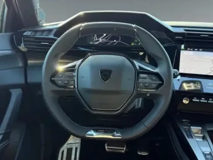 Photo 26 Peugeot 408  Hybrid 145 GT / FOCAL / GPS / LED MATRIX / CAMERA 360