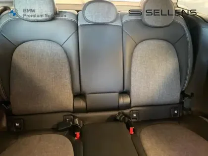 Photo 43 Mini Countryman Gén. II (F60) Ph2 Business Design 5