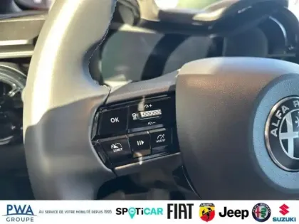 Photo 14 Alfa Romeo Junior  Elettrica 280ch Veloce