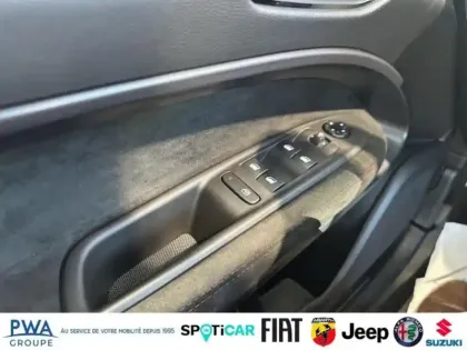 Photo 13 Alfa Romeo Junior  Elettrica 280ch Veloce