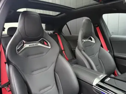 Photo 33 Mercedes Classe C Berline AMG 63 S E Performance Limited Edition