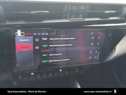 Photo 34 Alfa Romeo Junior  1.2 Ibrida 145 ch eDCT6