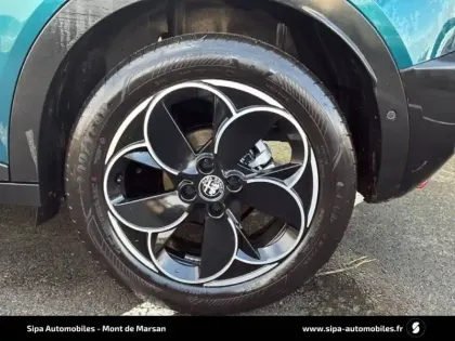 Photo 10 Alfa Romeo Junior  1.2 Ibrida 145 ch eDCT6