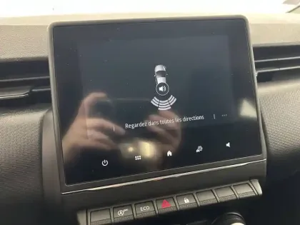 Photo 19 Renault Clio  SOCIETE BLUE DCI 85