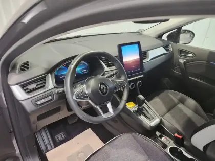 Photo 4 Renault Captur  E-Tech full hybrid 145