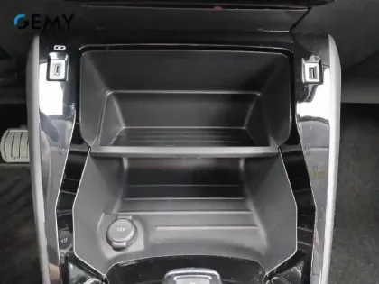 Photo 19 Peugeot 208  Electrique 50 kWh 136ch