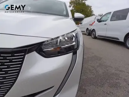 Photo 36 Peugeot 208  Electrique 50 kWh 136ch