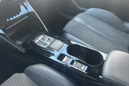 Photo 21 Peugeot 208  PureTech 100 S&S EAT8