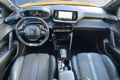 Photo 15 Peugeot 208  PureTech 100 S&S EAT8