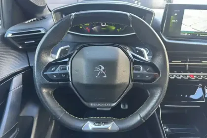 Photo 16 Peugeot 208  PureTech 100 S&S EAT8