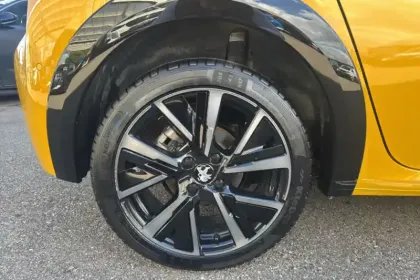 Photo 14 Peugeot 208  PureTech 100 S&S EAT8