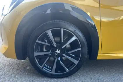 Photo 12 Peugeot 208  PureTech 100 S&S EAT8