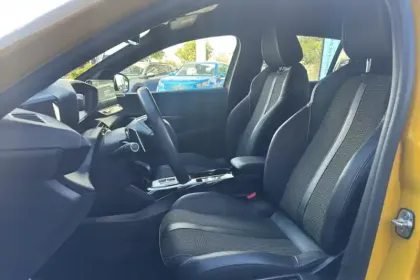 Photo 9 Peugeot 208  PureTech 100 S&S EAT8