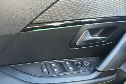 Photo 22 Peugeot 208  PureTech 100 S&S EAT8