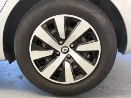 Photo 77 Renault Clio Gén. V (BJA) Ph1 NG Equilibre 5