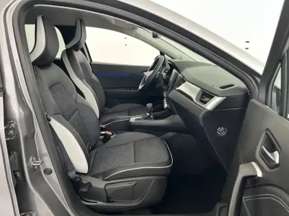 Photo 27 Renault Captur  E-Tech full hybrid 145