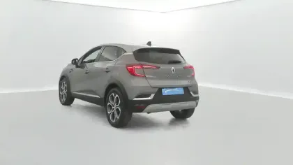 Photo 16 Renault Captur  E-Tech full hybrid 145