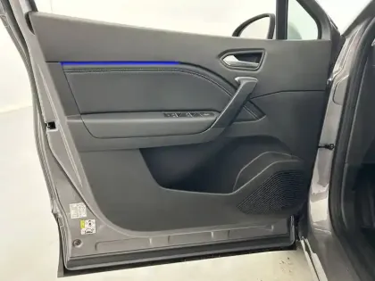 Photo 24 Renault Captur  E-Tech full hybrid 145