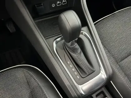 Photo 26 Renault Captur  E-Tech full hybrid 145