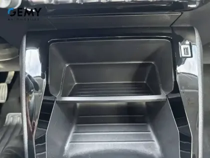 Photo 24 Peugeot 208  BlueHDi 100 S&S BVM6