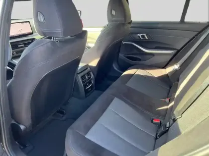 Photo 39 BMW Serie 3 318d 150 ch BVA8