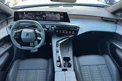 Photo 18 Peugeot 3008  Hybrid 145 e-DCS6