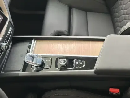 Photo 23 Volvo Xc60  T6 AWD Hybride rechargeable 253 ch+145 ch Geartronic 8