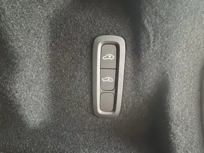 Photo 8 Volvo Xc60  T6 AWD Hybride rechargeable 253 ch+145 ch Geartronic 8