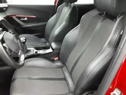 Photo 10 Peugeot 2008  PureTech 130 S&S BVM6