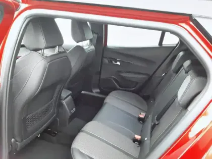 Photo 11 Peugeot 2008  PureTech 130 S&S BVM6