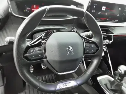 Photo 8 Peugeot 2008  PureTech 130 S&S BVM6