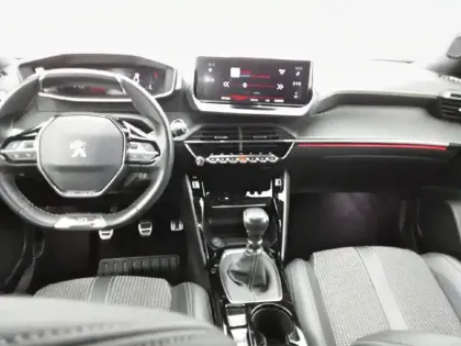 Photo 7 Peugeot 2008  PureTech 130 S&S BVM6