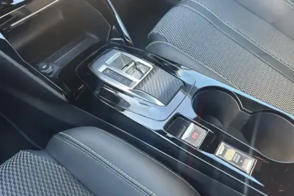 Photo 21 Peugeot 208  Hybrid 100 e-DCS6