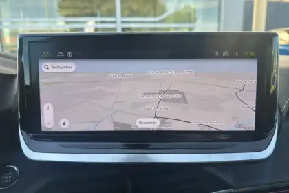 Photo 19 Peugeot 208  Hybrid 100 e-DCS6