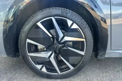 Photo 10 Peugeot 208  Hybrid 100 e-DCS6