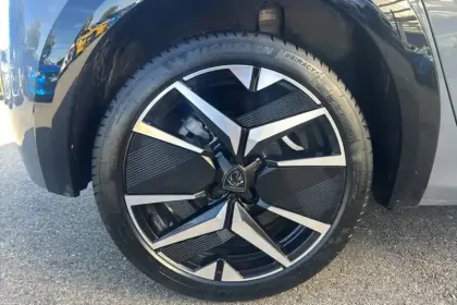 Photo 12 Peugeot 208  Hybrid 100 e-DCS6