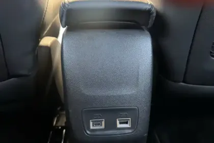 Photo 24 Peugeot 208  Hybrid 100 e-DCS6