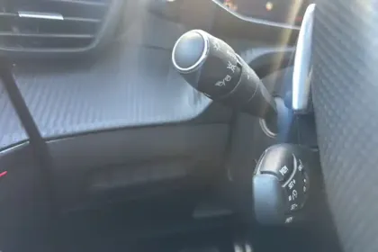 Photo 22 Peugeot 208  Hybrid 100 e-DCS6