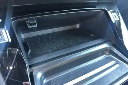 Photo 27 Peugeot 208  Hybrid 100 e-DCS6