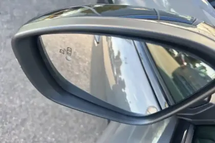 Photo 25 Peugeot 208  Hybrid 100 e-DCS6