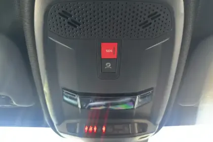 Photo 23 Peugeot 208  Hybrid 100 e-DCS6