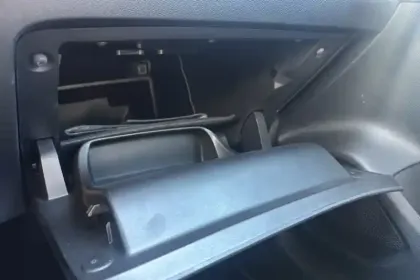 Photo 29 Peugeot 208  Hybrid 100 e-DCS6