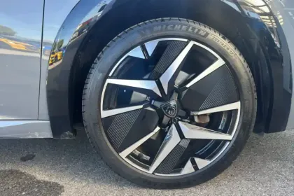 Photo 11 Peugeot 208  Hybrid 100 e-DCS6