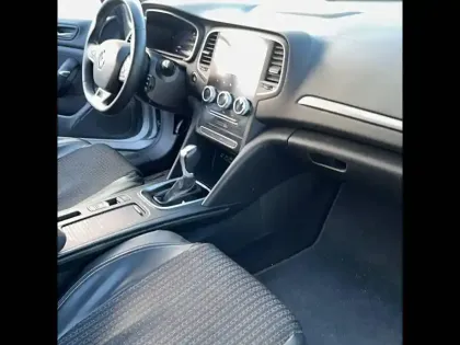 Photo 12 Renault Megane Mégane IV Estate E-TECH Plug-In Hybride 160 - 21N