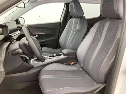 Photo 13 Peugeot 2008  PureTech 100 S&S BVM6