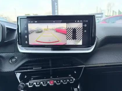 Photo 40 Peugeot 2008  Hybrid 136 e-DCS6