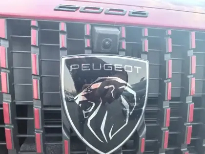 Photo 44 Peugeot 2008  Hybrid 136 e-DCS6