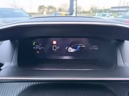 Photo 66 Peugeot 2008  Hybrid 136 e-DCS6