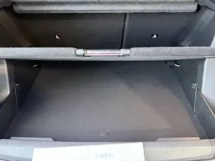 Photo 49 Peugeot 2008  Hybrid 136 e-DCS6