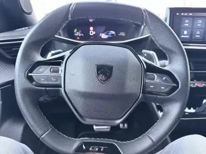 Photo 61 Peugeot 2008  Hybrid 136 e-DCS6